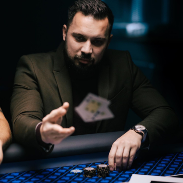 pokerov&yacute; stůl